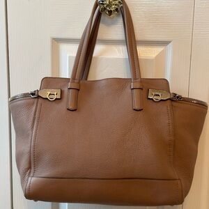 Salvatore Ferragamo Pristine Large Verve Tote Bag Leather Calfskin Nocturne Rose